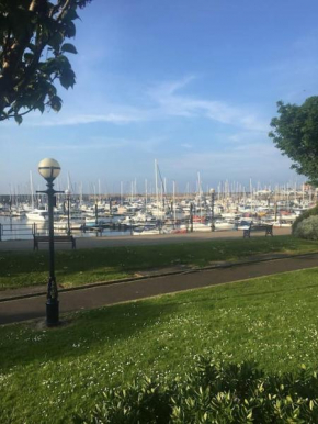 Oscar's At the Marina